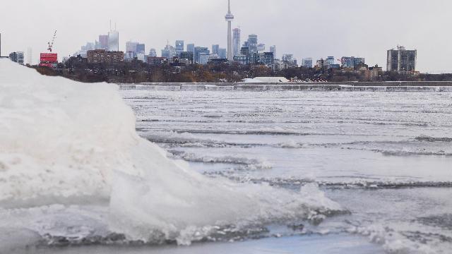 世界杯下载-加拿大滑雪爱好者“拒赴美”，特朗普言论致预订量暴跌
